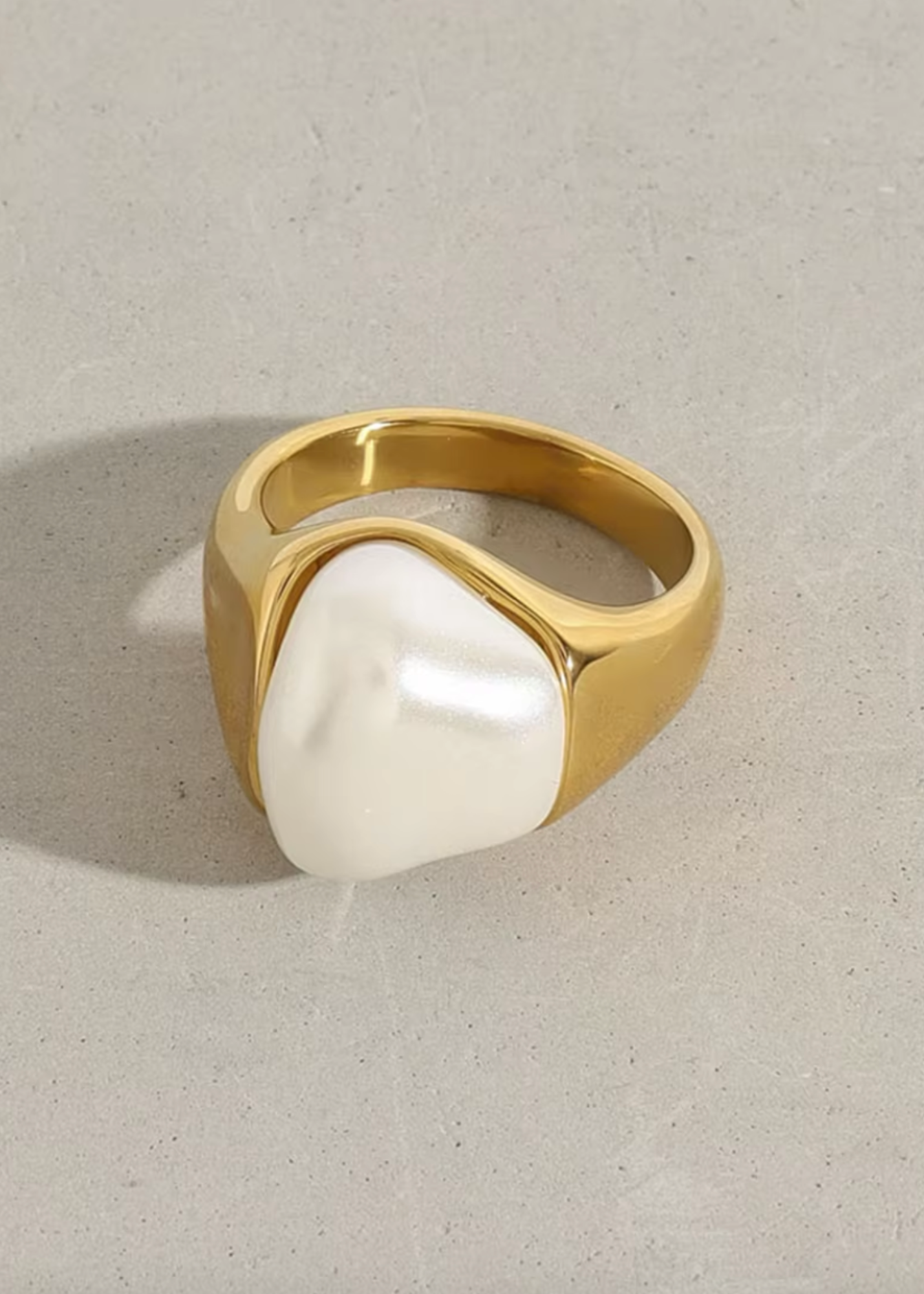 The Chunky Pearl Ring