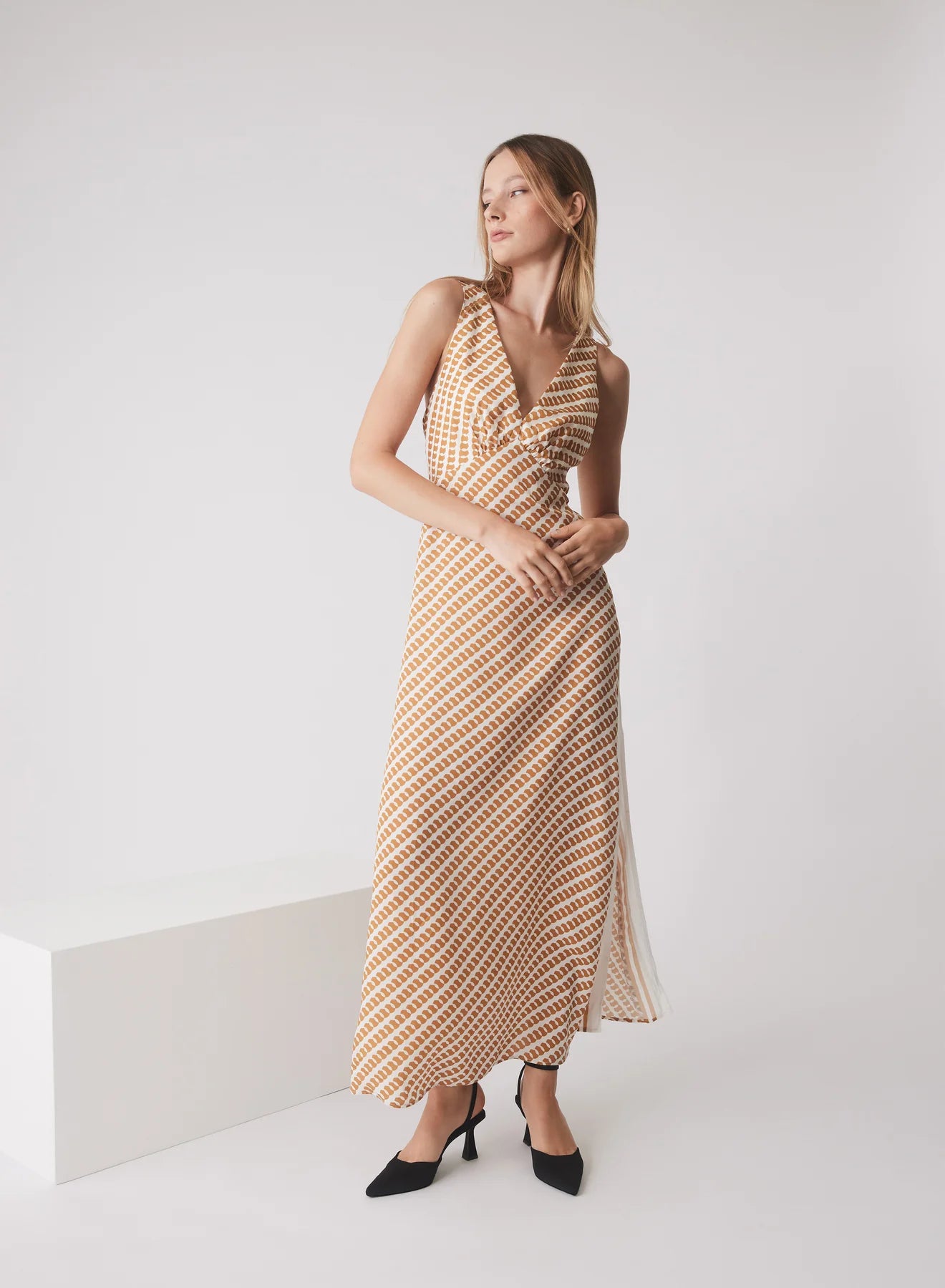 Esmaee Retrospective Midi Dress Momera Goondiwindi