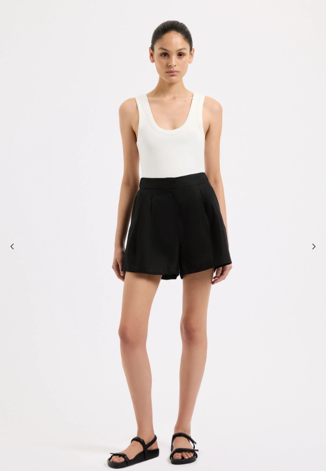 Thilda Tailored Short in Black