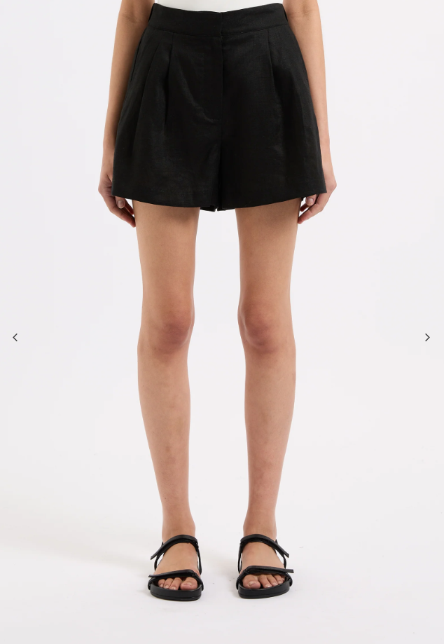 Thilda Tailored Short in Black